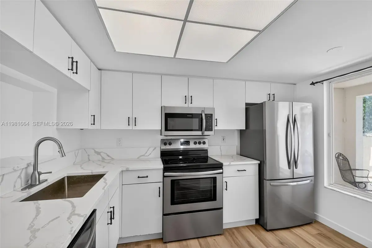 101 E Half Moon Cir #B, Hypoluxo, FL 33462 - #1