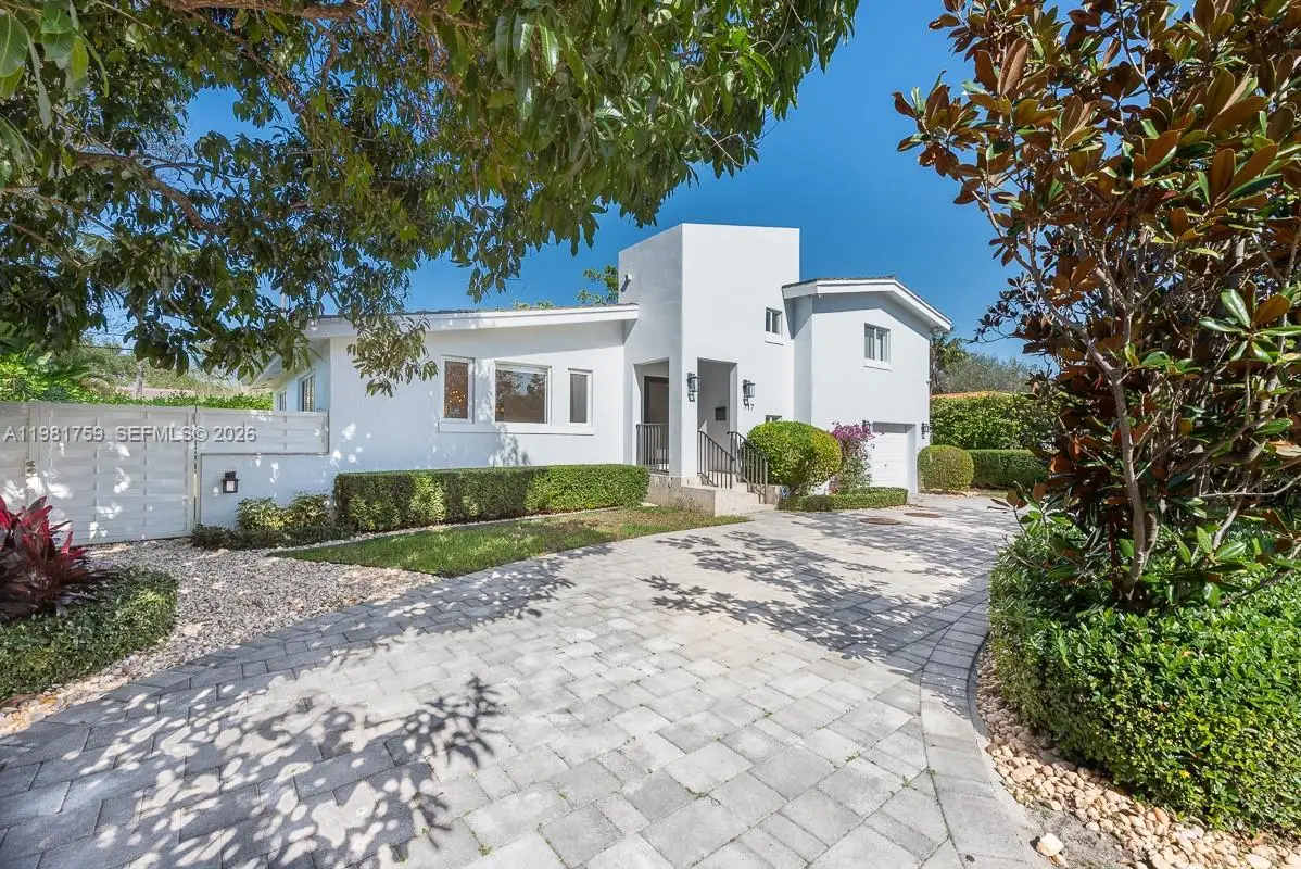 717 Benevento Ave, Coral Gables, FL 33146 - #1