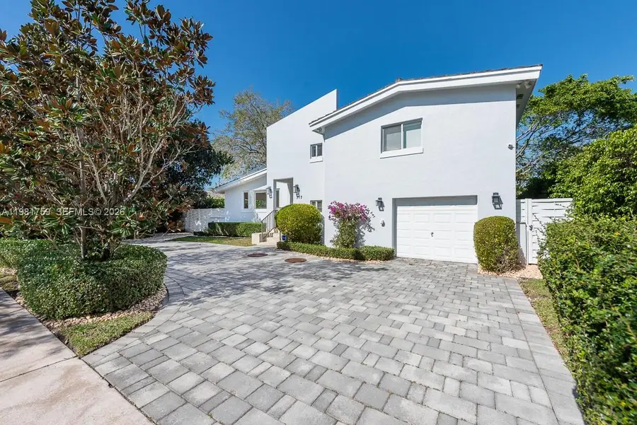 717 Benevento Ave, Coral Gables, FL 33146 - #2