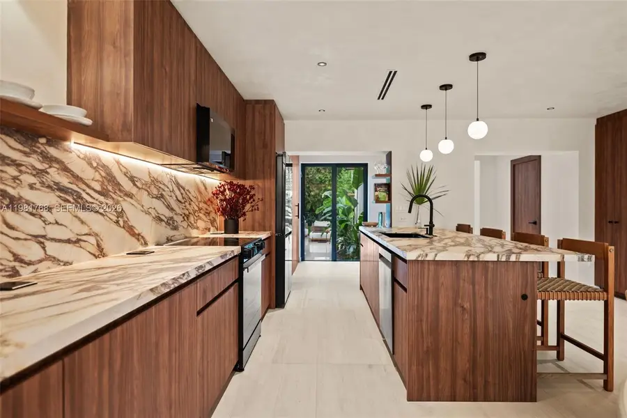 871 NE 128th St, North Miami, FL 33161 - #3