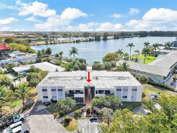 900 Crystal Lake Dr #2B, Deerfield Beach, FL 33064