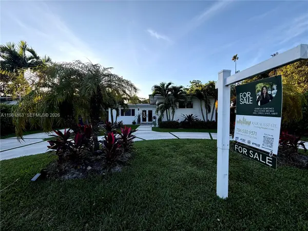 14830 N Spur Dr, Miami, FL 33161