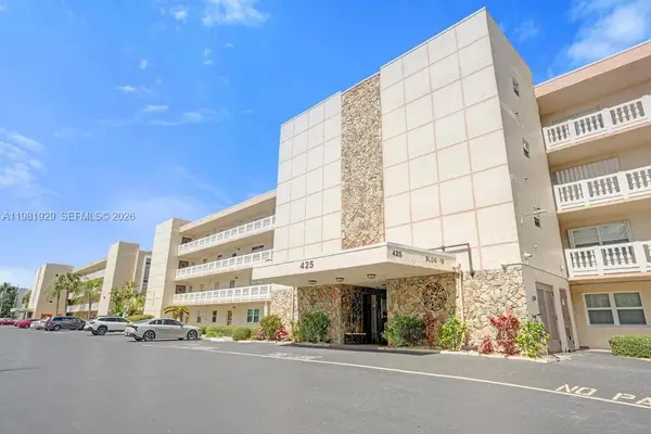 425 SE 11th Ter #204, Dania Beach, FL 33004