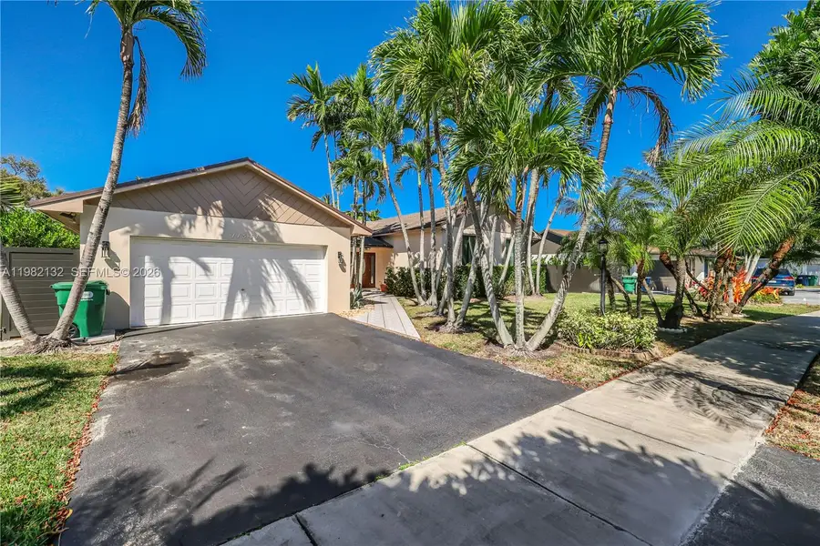 11541 SW 100th St, Miami, FL 33176 - #2