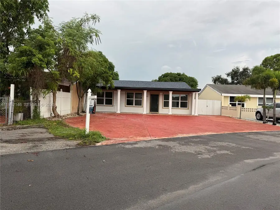 20819 NW 41st Ave Rd, Miami Gardens, FL 33055 - #2