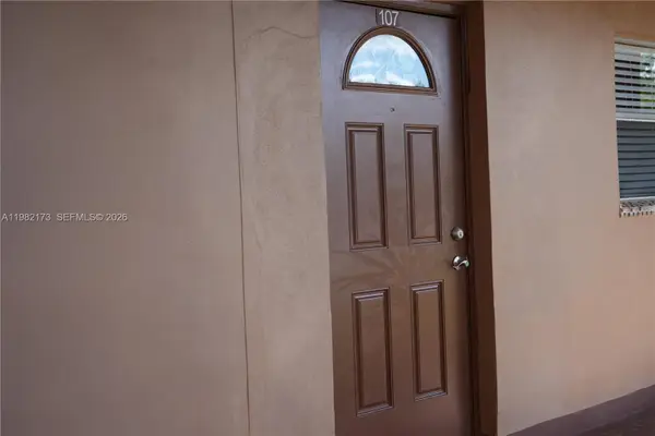 9900 Sunrise Lakes Blvd #107, Sunrise, FL 33322