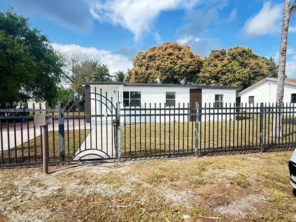 3515 NW 213th St, Miami Gardens, FL 33056