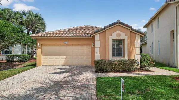 1281 NW 170th Ave, Pembroke Pines, FL 33028