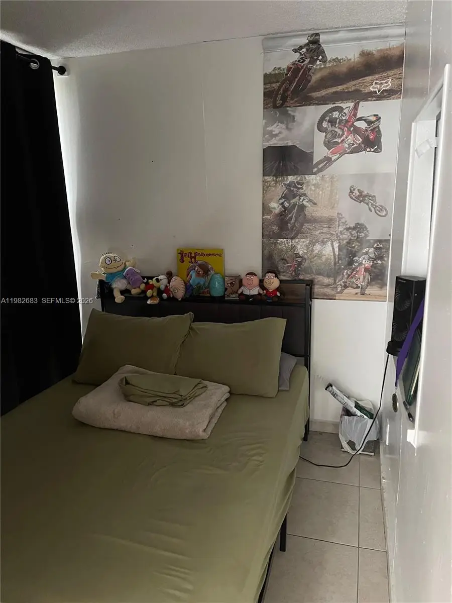 210 172nd St #323, Sunny Isles Beach, FL 33160 - #3