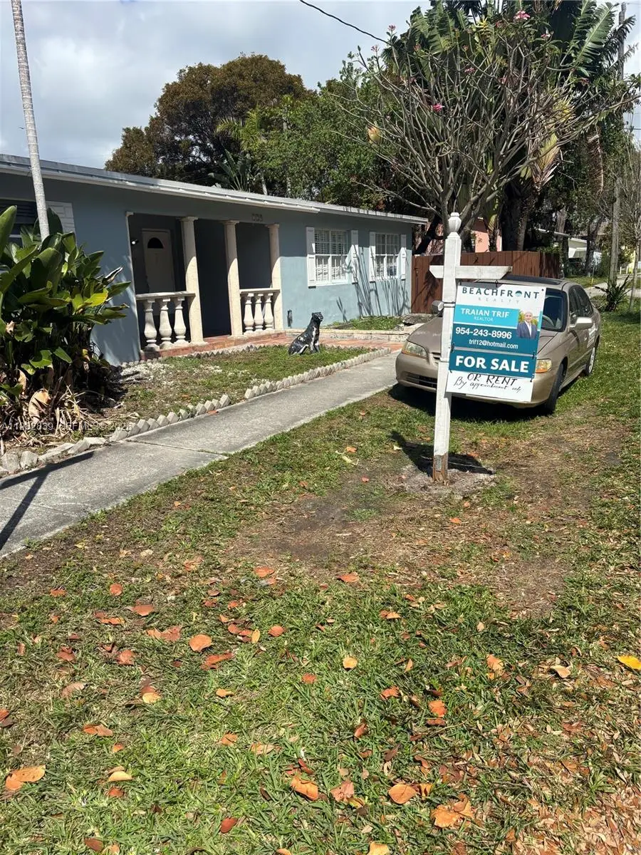 729 NE 2nd Ct, Hallandale Beach, FL 33009 - #2