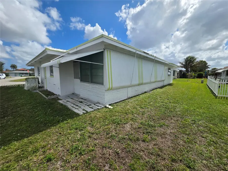 5415 NW 49th Ter, Tamarac, FL 33319 - #2