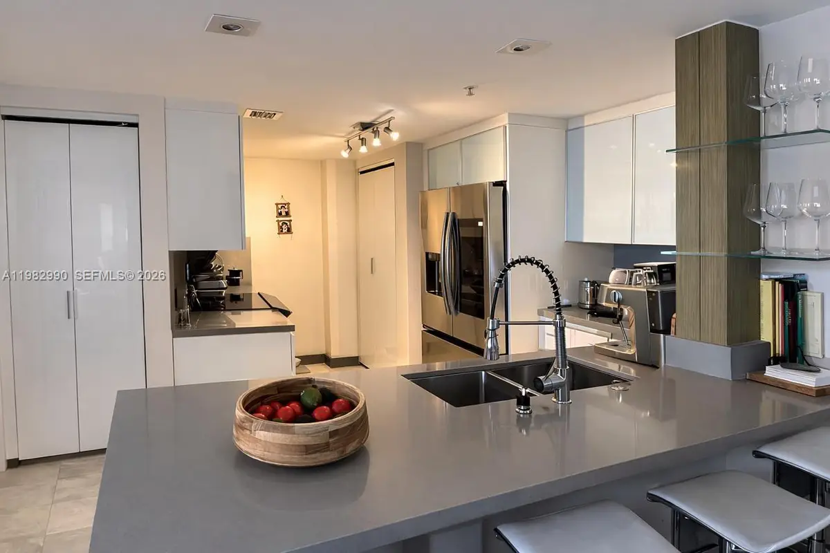 701 Brickell Key Dr. #1611, Miami, FL 33131 - #1