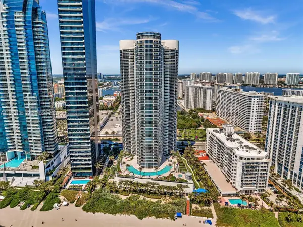 17201 Collins Ave #704, Sunny Isles Beach, FL 33160