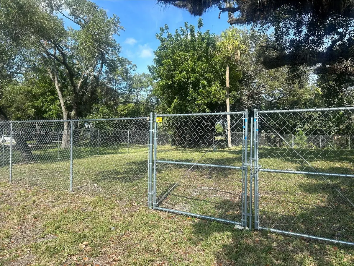 2551 SW 36th St, Dania Beach, FL 33312 - #1