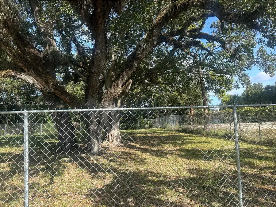 2551 SW 36th St, Dania Beach, FL 33312 - #3