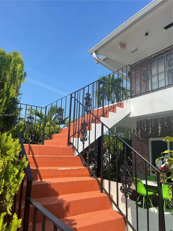 1050 Atlantic Shores Blvd #211, Hallandale Beach, FL 33009