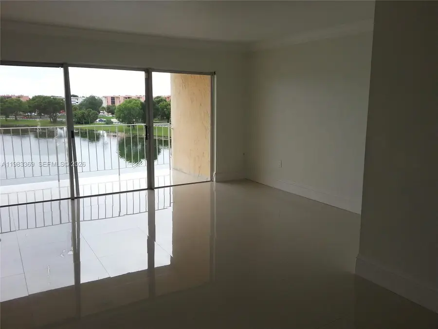 9351 Fontainebleau Blvd #B415, Miami, FL 33172 - #3