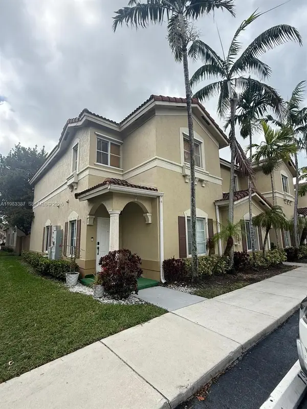10776 NW 83rd Ter #1-19, Doral, FL 33178