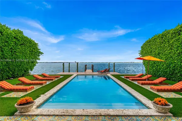 1277 N Venetian Way, Miami, FL 33139