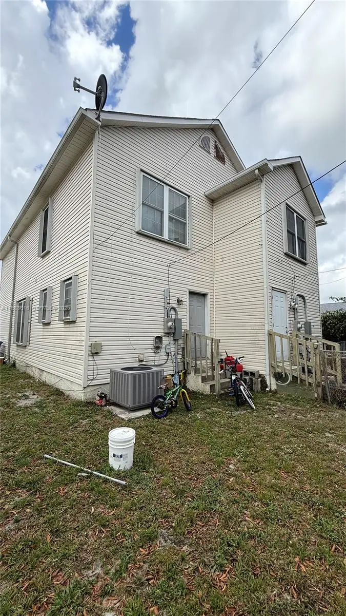 1738 SW 44th Ter, Fort Lauderdale, FL 33317 - #2