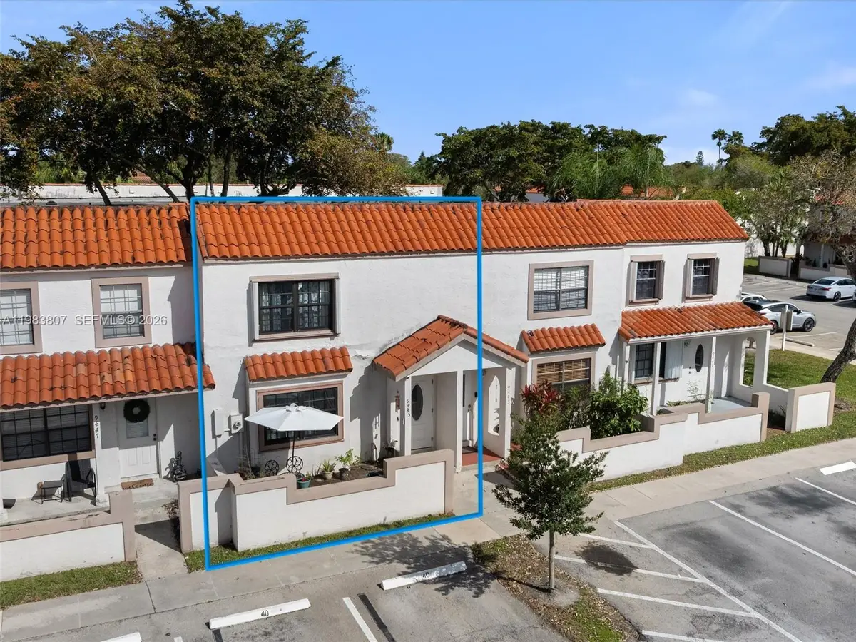 9445 NW 42nd St, Sunrise, FL 33351 - #1