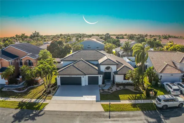 930 NW 197th Ave, Pembroke Pines, FL 33029