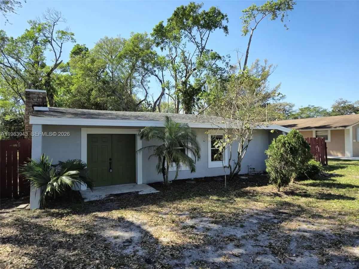 6208 SW 26th St, Miramar, FL 33023 - #1