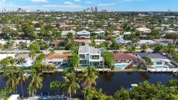 2217 NE 17th Ter, Wilton Manors, FL 33305