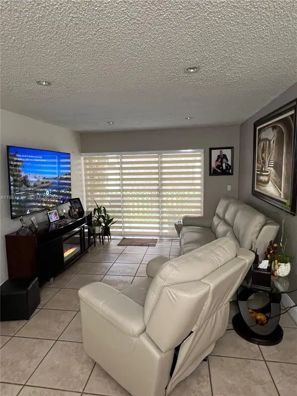 1900 W 68th St #F104, Hialeah, FL 33014