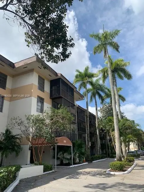 5550 NW 44th St #404B, Lauderhill, FL 33319