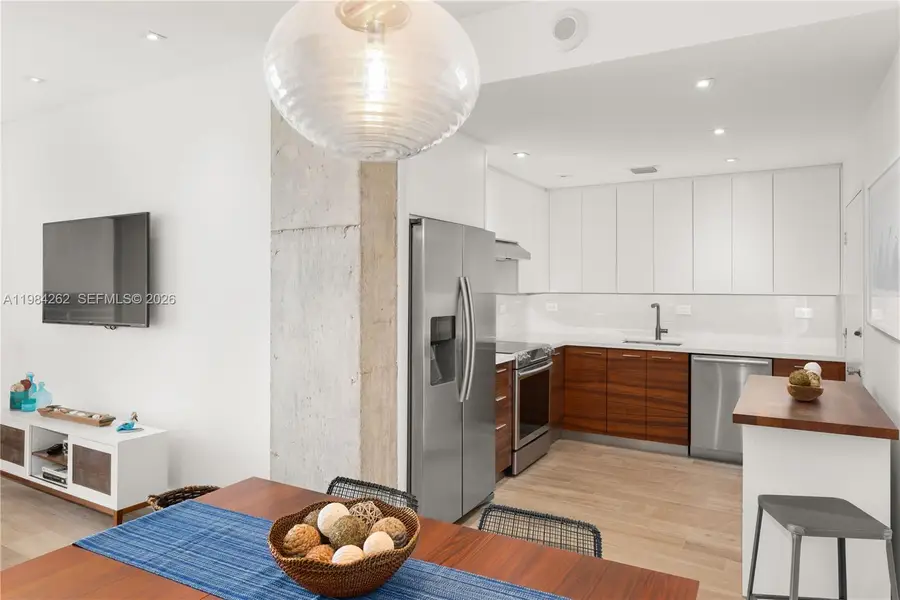 5555 Collins Ave #17J, Miami Beach, FL 33140 - #2