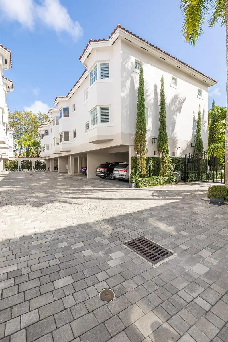 261 Navarre Ave #B-1, Coral Gables, FL 33134 - #1