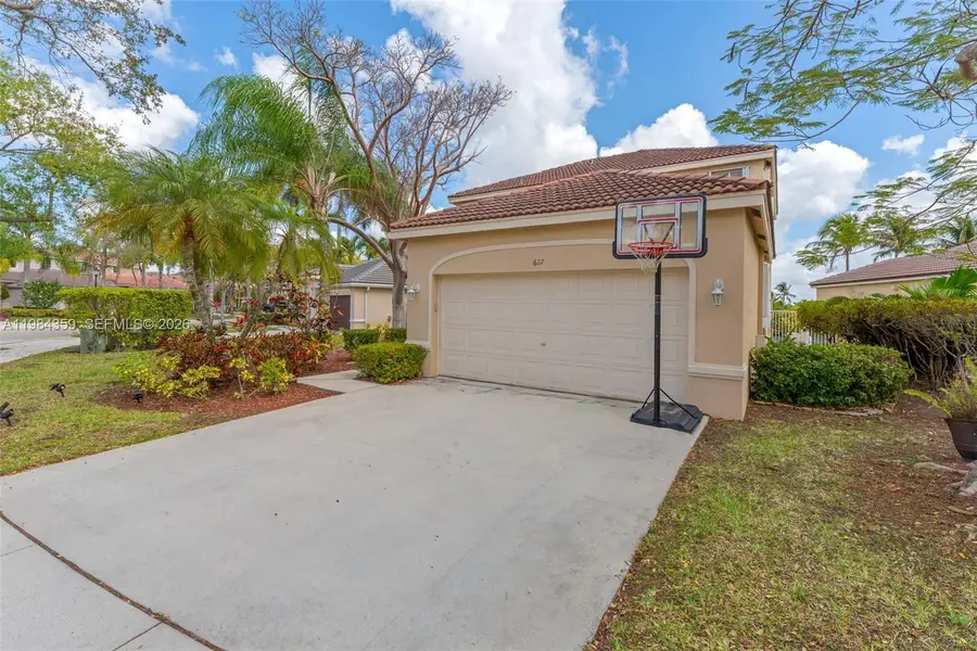 627 Willow Bend Rd, Weston, FL 33327 - #2
