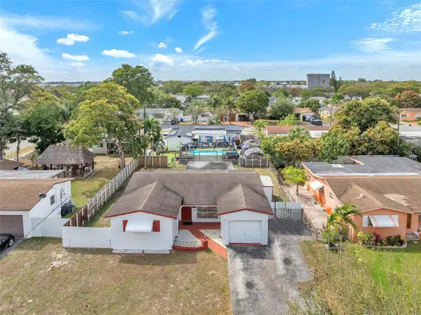 410 SW 71st Ave, Pembroke Pines, FL 33023