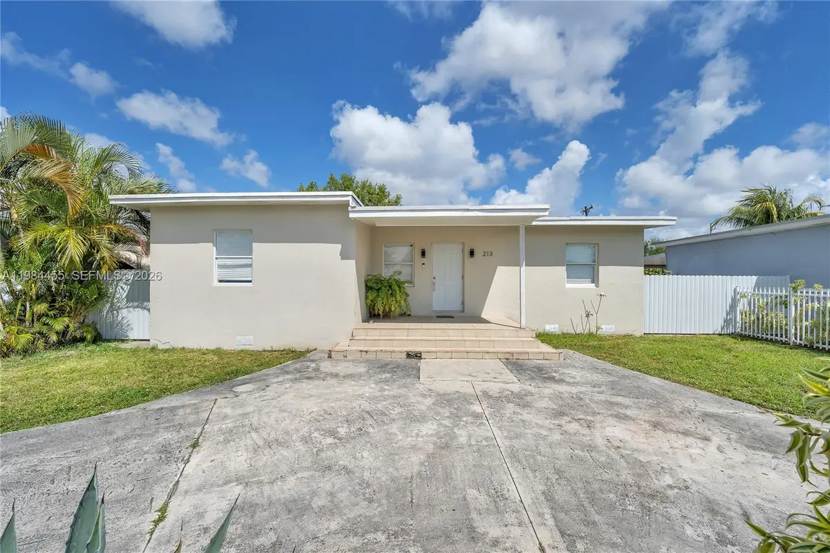 213 W 20th St, Hialeah, FL 33010 - #1