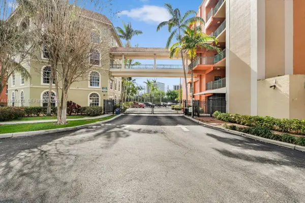 1640 Presidential Way #405, West Palm Beach, FL 33401