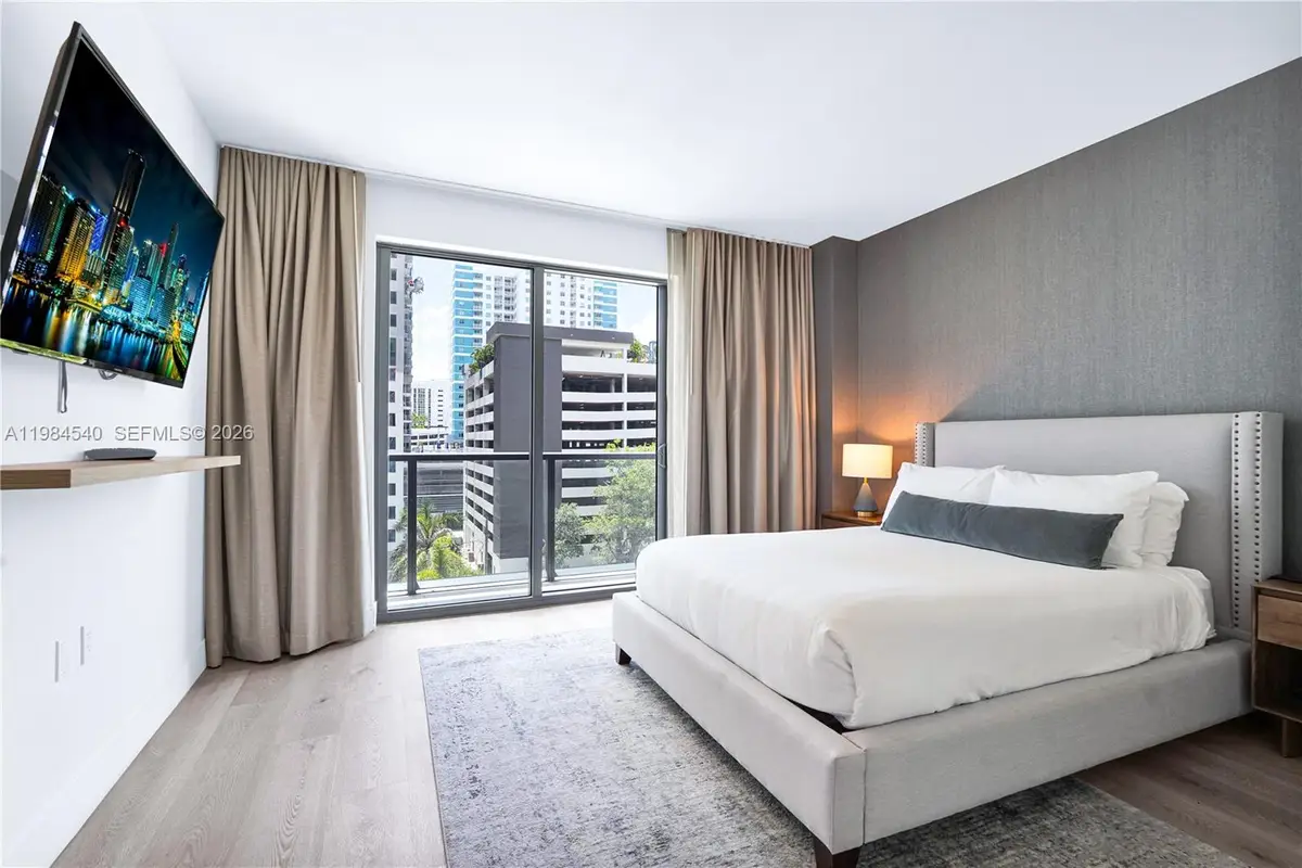 229 SW 9th St #404, Miami, FL 33130 - #1