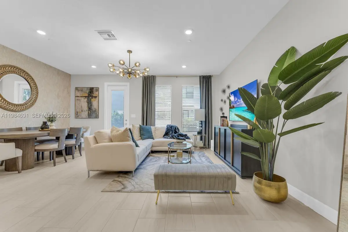 8351 NW 7th Ct, Plantation, FL 33324 - #1