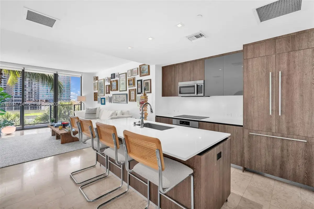 68 SE 6th St #806, Miami, FL 33131 - #1