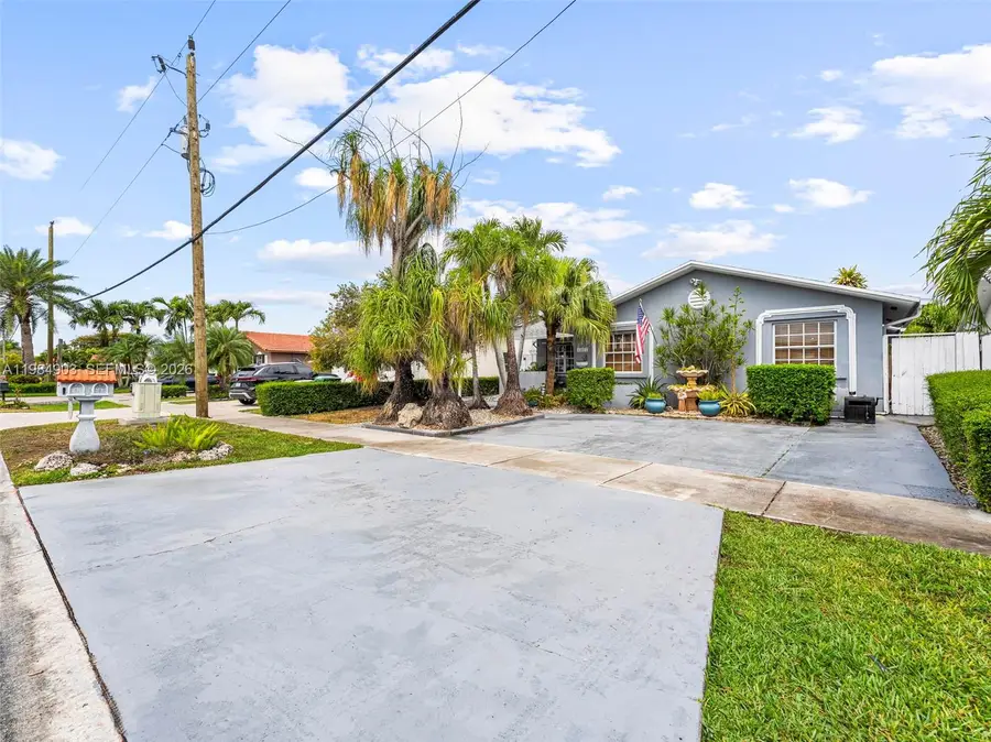 13811 SW 14th St, Miami, FL 33184 - #3