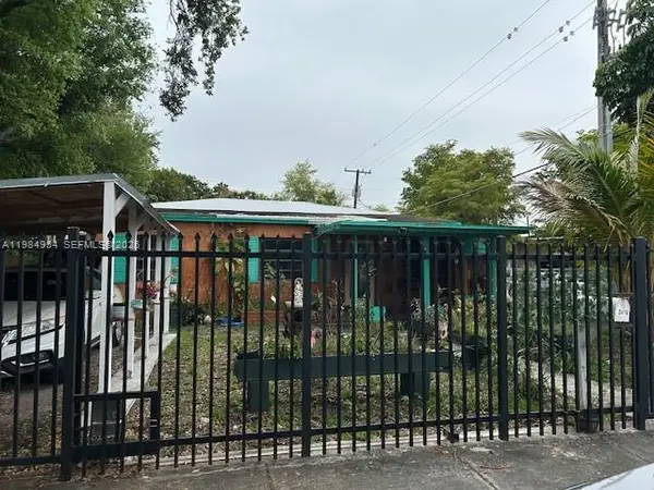 2490 NW 59th St, Miami, FL 33142