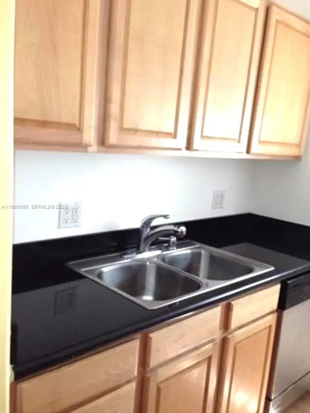 750 Jefferson Ave #4, Miami Beach, FL 33139 - #2