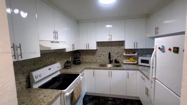 1900 W 68th St #D207, Hialeah, FL 33014