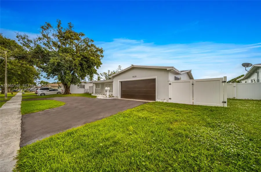 8420 Pasadena Blvd, Pembroke Pines, FL 33024 - #2