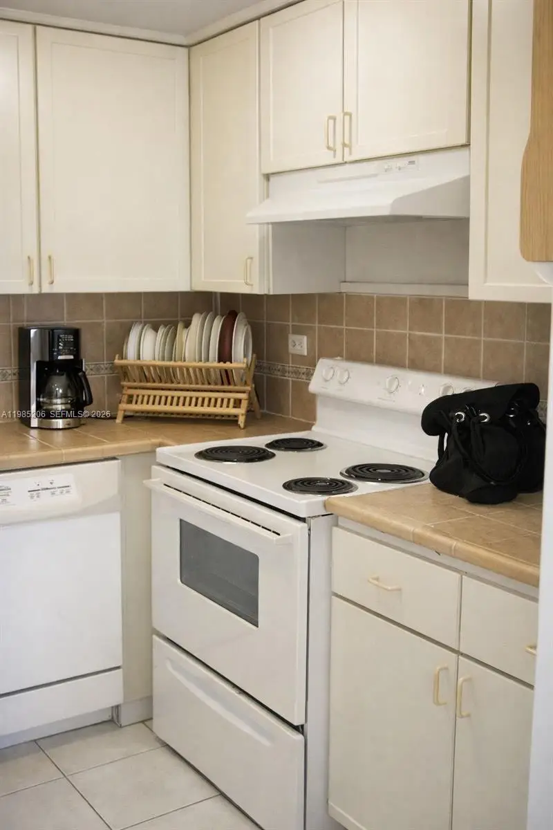 7441 Wayne Ave #1A, Miami Beach, FL 33141 - #2