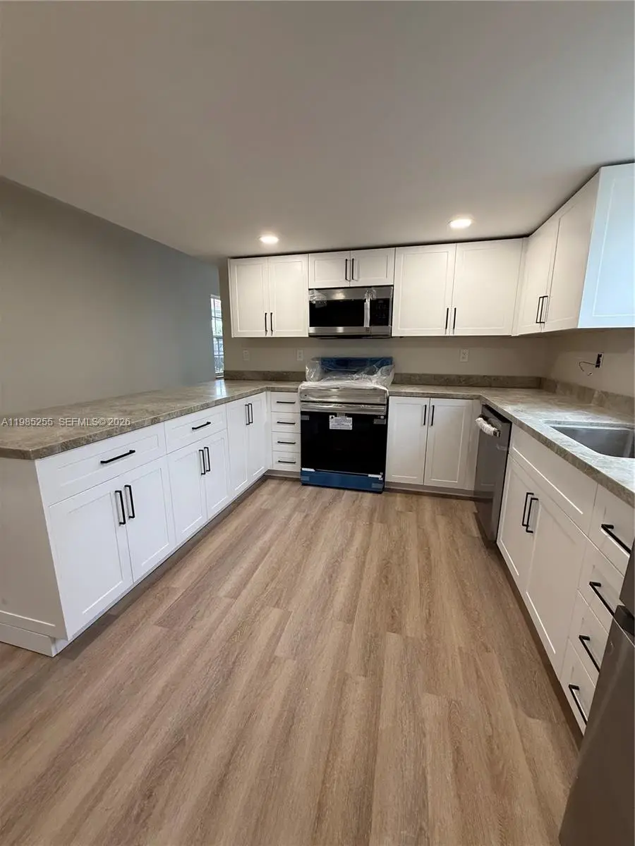 370 Flagami Blvd, Miami, FL 33144 - #1