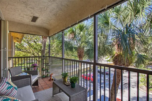 3001 N Oakland Forest Dr #302, Oakland Park, FL 33309