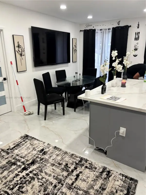 666 NE 164th Ter, Miami, FL 33162