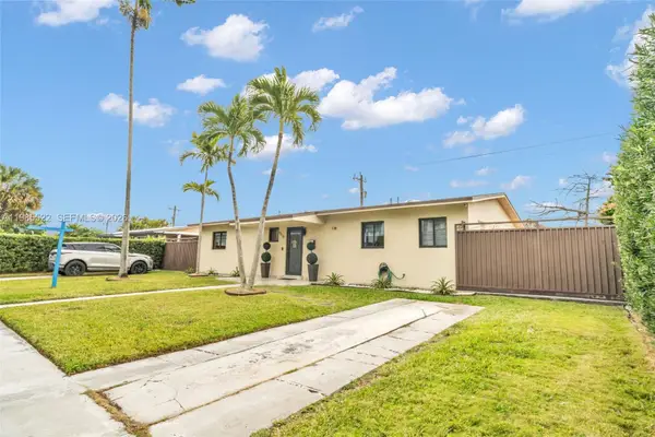 8818 SW 16th St, Miami, FL 33165