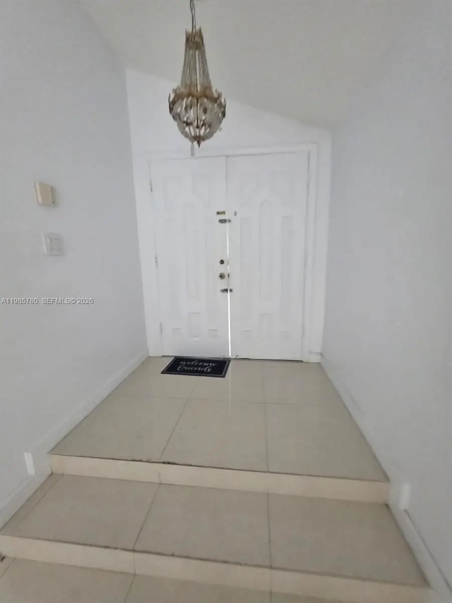 710 SW 99th Ct Cir, Miami, FL 33174 - #2